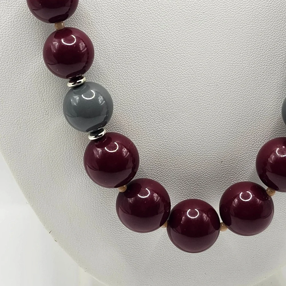 Vintage Maroon and Grey Beaded Necklace with Silver Tone Spacers and‎ Spring